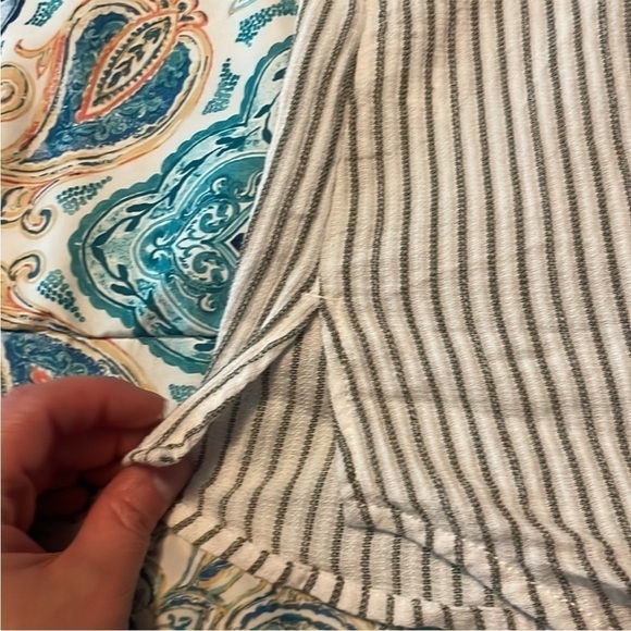 size medium Sonoma button down green and white shirt blouse - Picture 9 of 9